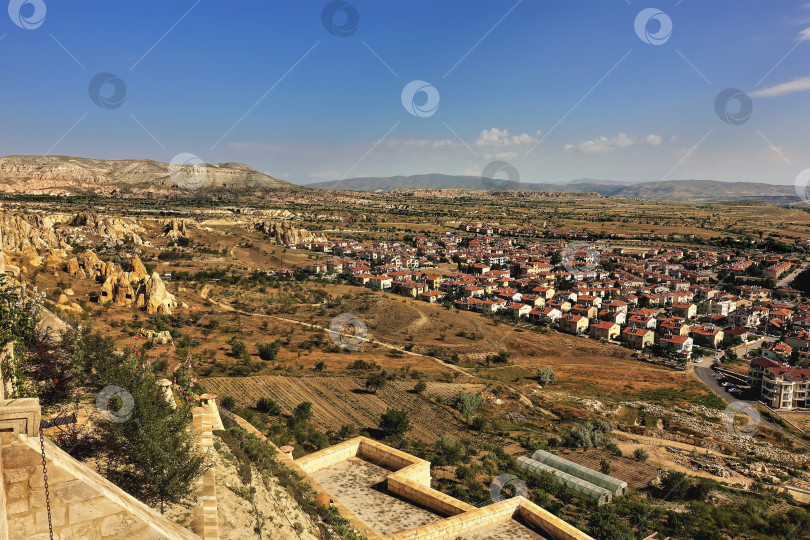 Скачать Панорама долины Каппадокии в золотой час. Турция фотосток Ozero