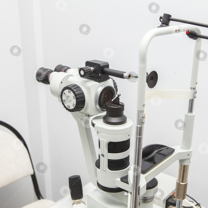 Скачать рефрактометр в кабинете офтальмолога фотосток Ozero