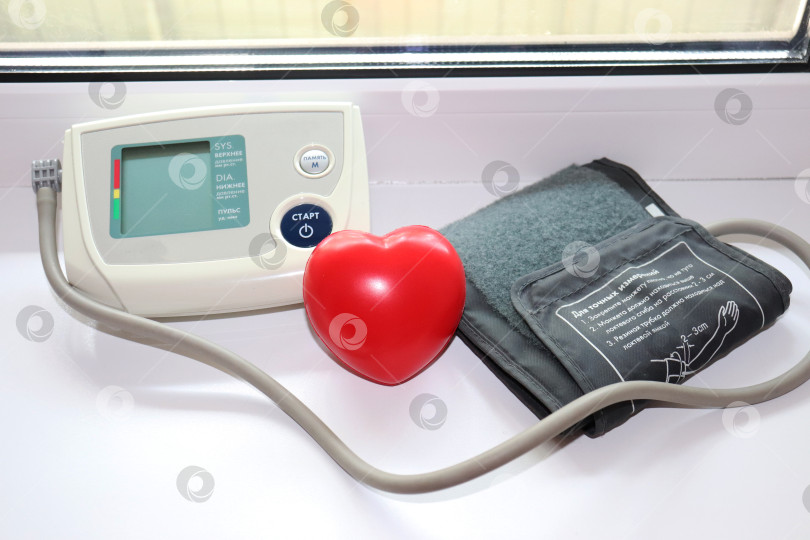 Скачать автоматический портативный монитор артериального давления фотосток Ozero