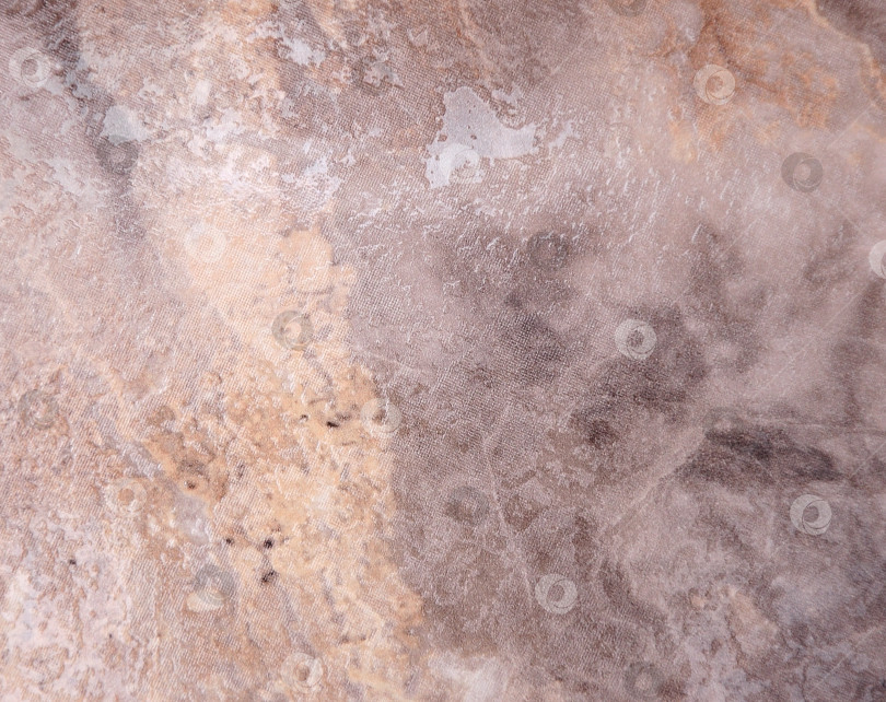 Скачать Коричневый мрамор с темными прожилками и вкраплениями, полированная поверхность из натурального камня. фотосток Ozero