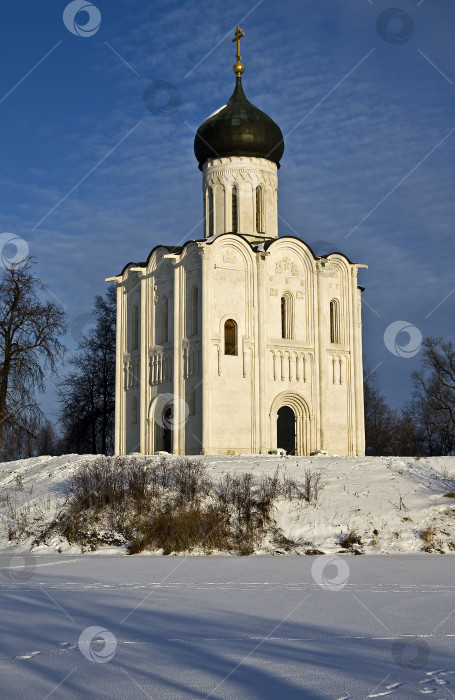 Скачать Церковь Покрова Пресвятой Богородицы на Нерли, Россия. фотосток Ozero