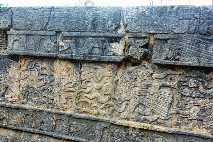 Скачать Детали архитектуры древнего храма в Чичен-Ице фотосток Ozero