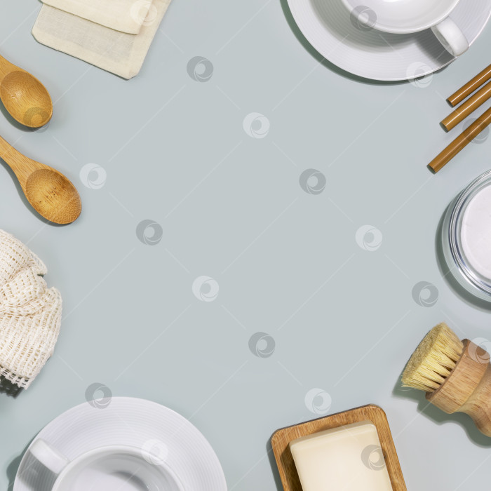Скачать Посуда, бамбуковые щетки для мытья посуды, натуральные чистящие средства и аксессуары фотосток Ozero