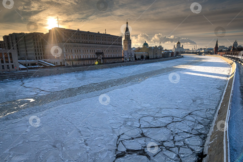 Скачать Зимняя Москва фотосток Ozero