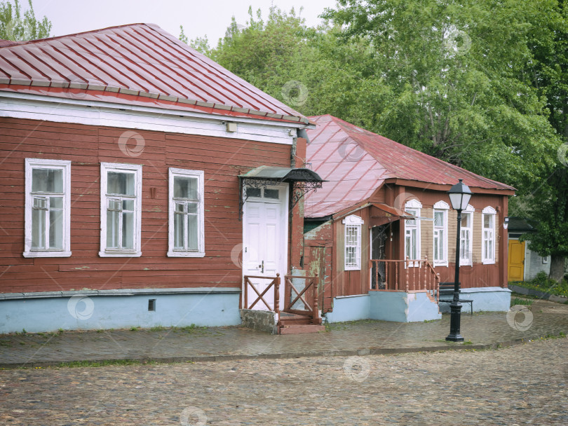 Скачать Крутицкое подворье. Отреставрированный дом на главной площади. Krutitsky farmstead. Renovated house on the main square. фотосток Ozero