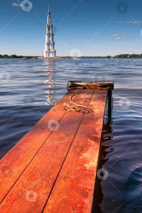 Скачать Колокольня в Калязине фотосток Ozero