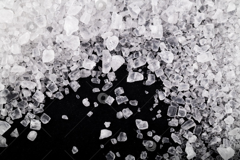 Скачать Макрокристаллы соли на черном фоне. Дополнительный крупный план фотосток Ozero
