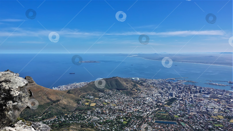 Скачать Панорама Кейптауна с вершины Столовой горы. фотосток Ozero