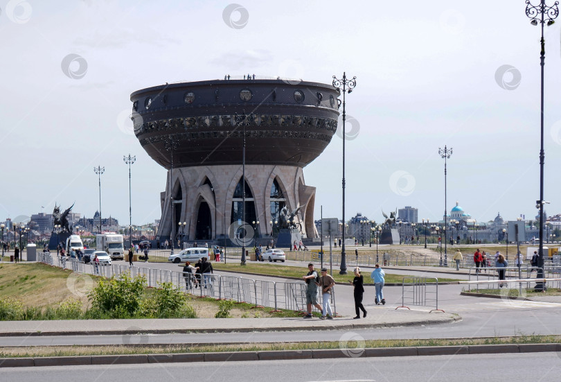 Скачать Казань, Татарстан, Россия - июнь 2023: Центр семьи "Казан" фотосток Ozero