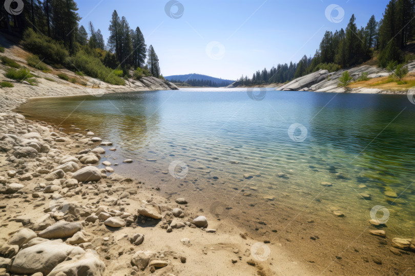 Скачать Понижение уровня воды в реке жарким летним видом фотосток Ozero