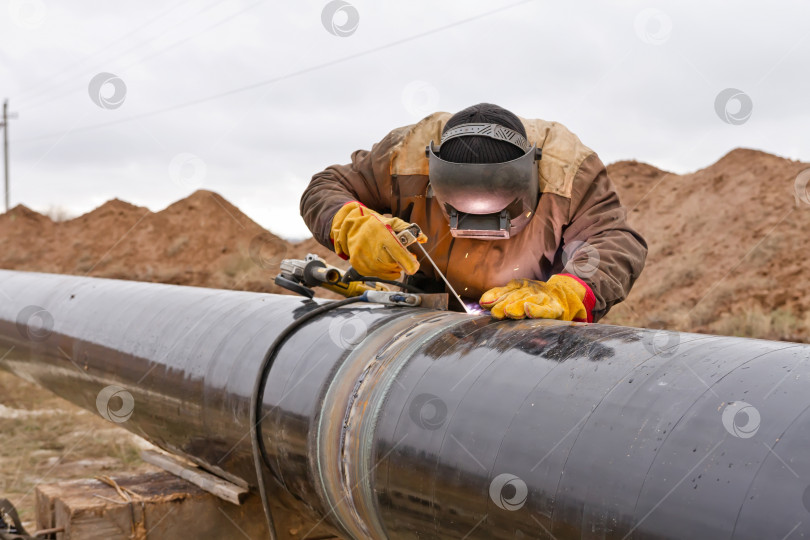 Скачать Сварочные работы на газопроводе фотосток Ozero