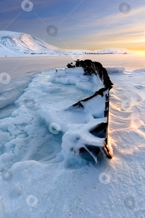 Скачать Заброшенная лодка фотосток Ozero