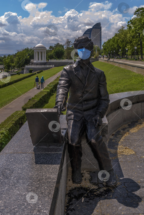 Скачать Памятник В.Лосеву в пандемию фотосток Ozero