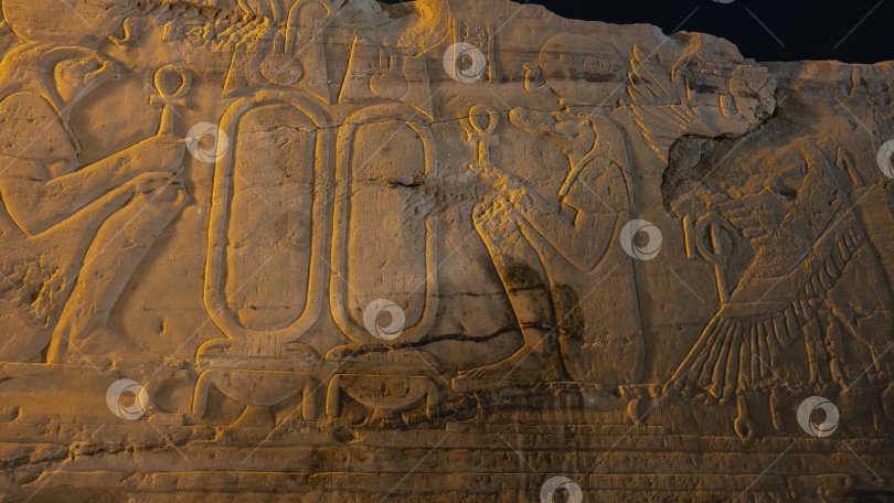 Скачать Фрагмент стены в древнеегипетском храме Ком Омбо. фотосток Ozero