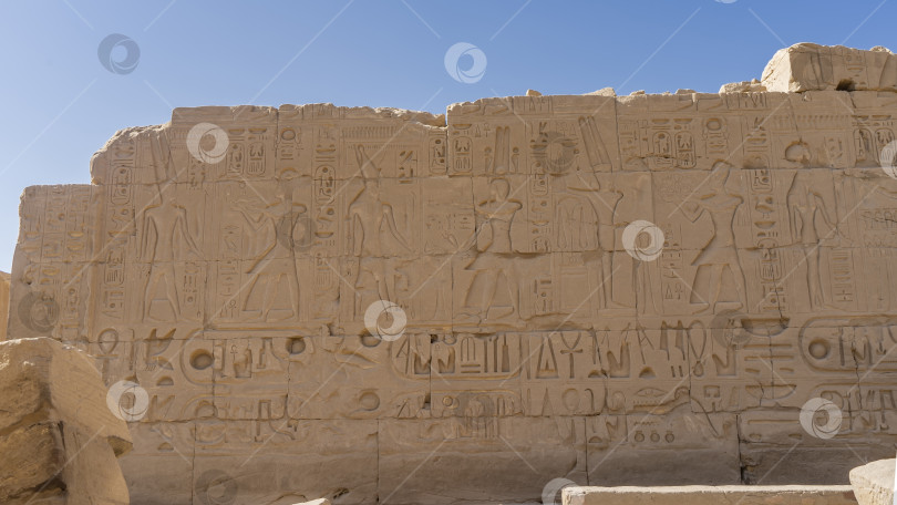 Скачать Фрагмент стены в древнем Карнакском храме Луксора фотосток Ozero