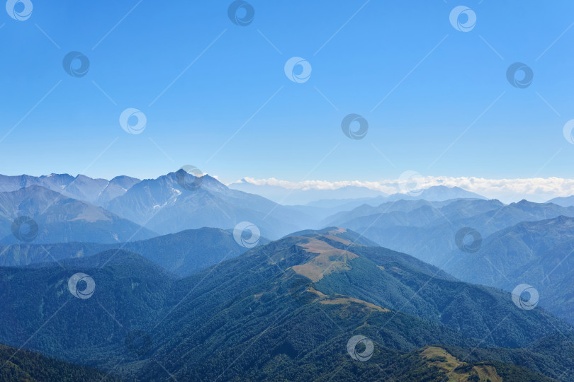 Скачать вид с вершины горы Оштен на хребты Кавказа фотосток Ozero