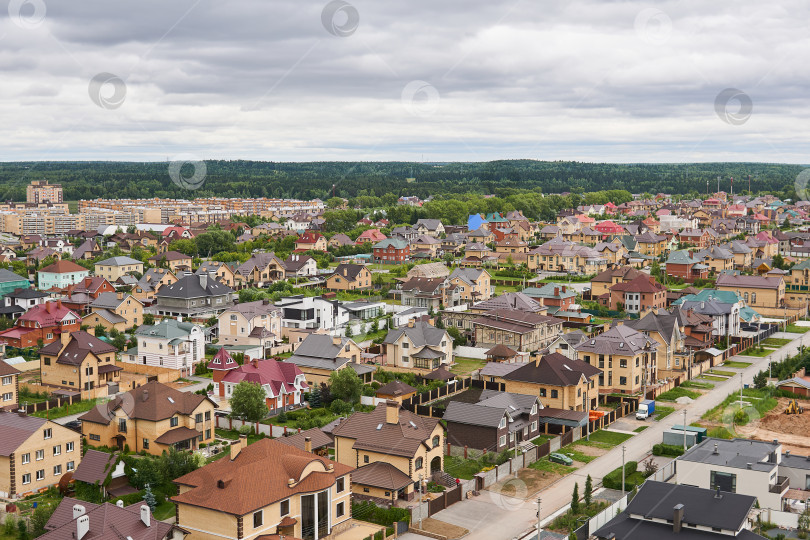 Скачать частные дома в пригородном районе Перми, Россия, топ фотосток Ozero