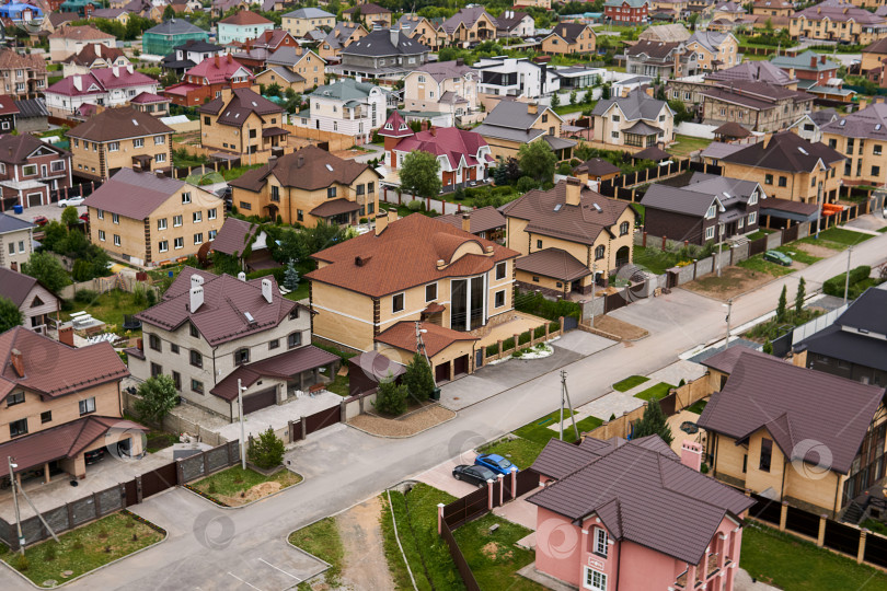 Скачать частные дома в пригородной зоне, вид сверху фотосток Ozero