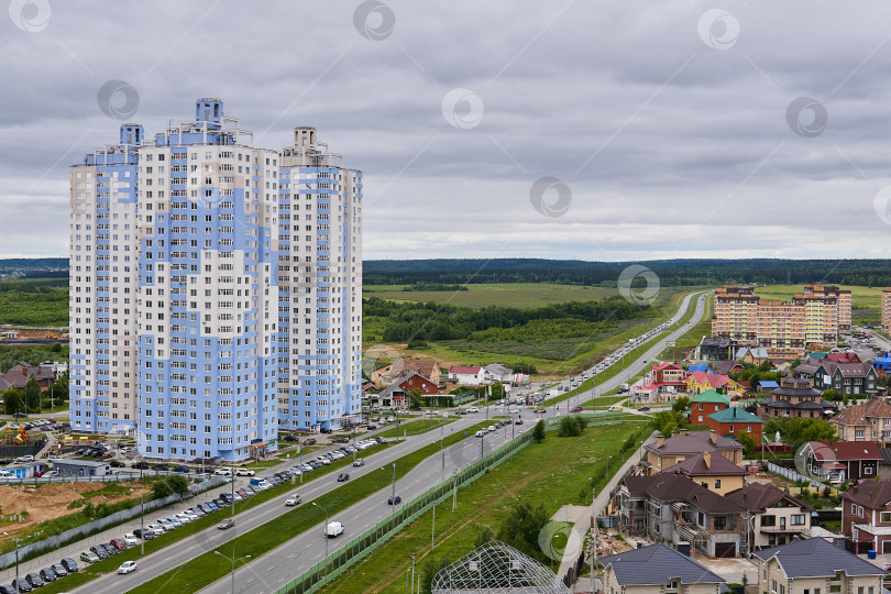 Скачать ответвительный маршрут ведет из города через пригородный и пригородно-пассажирский фотосток Ozero