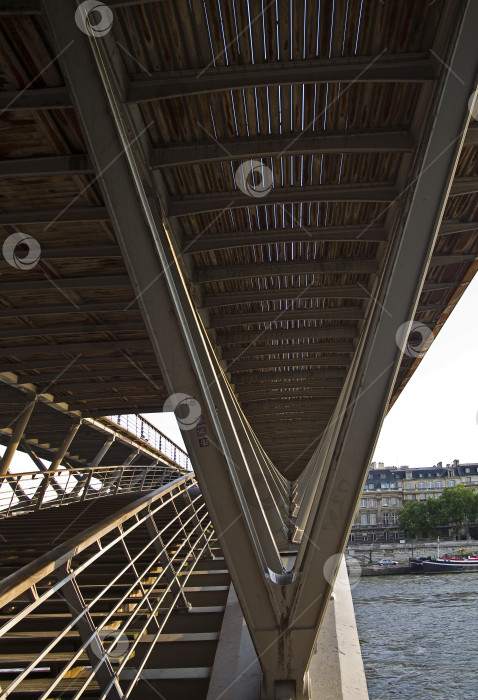 Скачать Пешеходный мост Симоны де Бовуар фотосток Ozero