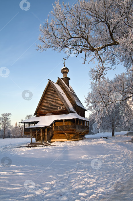 Скачать Деревянная церковь. фотосток Ozero