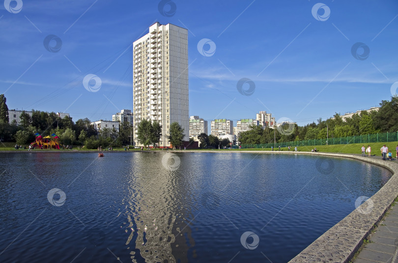 Скачать Городской пруд. фотосток Ozero