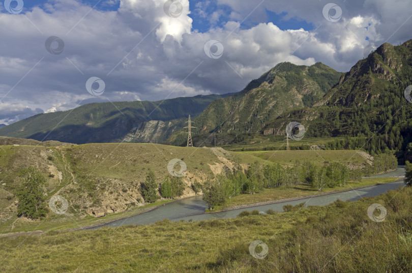 Скачать Горная долина под вечерним солнцем. Алтай, Россия. Река Чуя фотосток Ozero