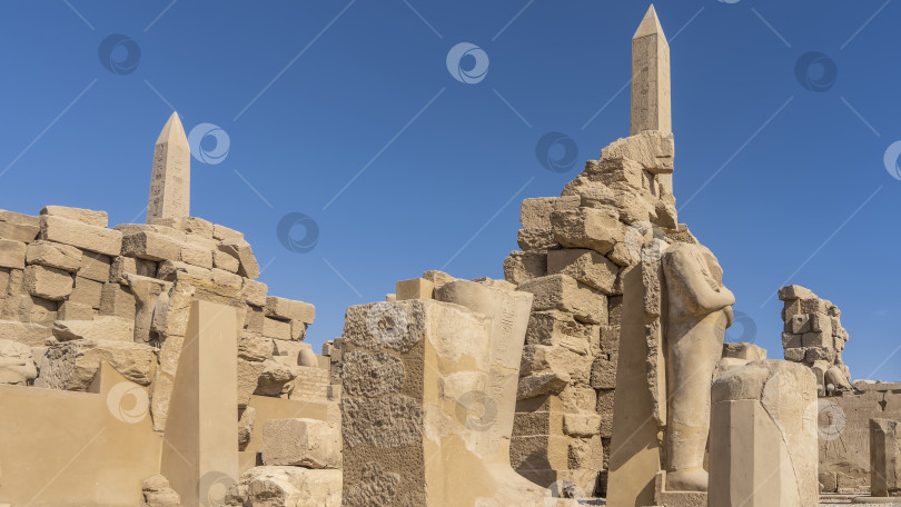 Скачать Фрагмент древнего Карнакского храма в Луксоре. фотосток Ozero