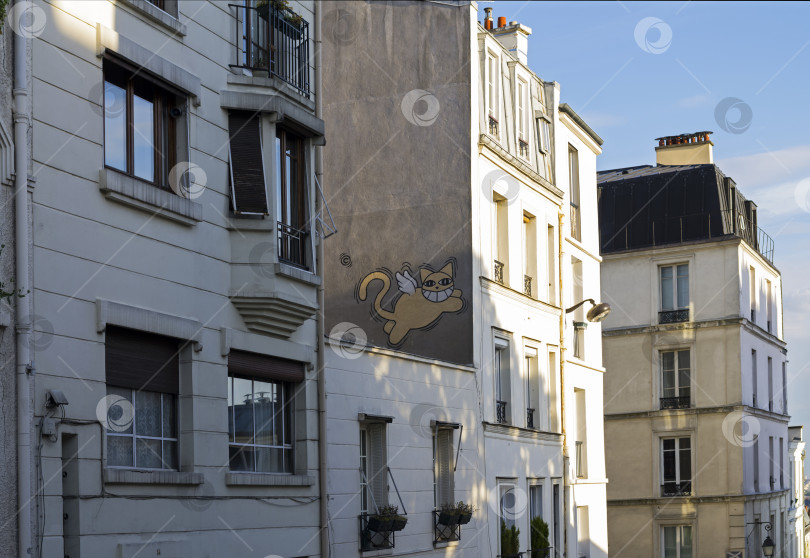 Скачать Граффити на крыше. Монмартр, Париж. фотосток Ozero