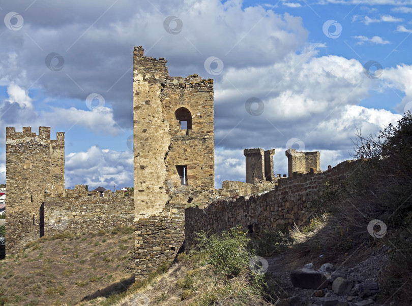 Скачать Руины старой крепости. фотосток Ozero