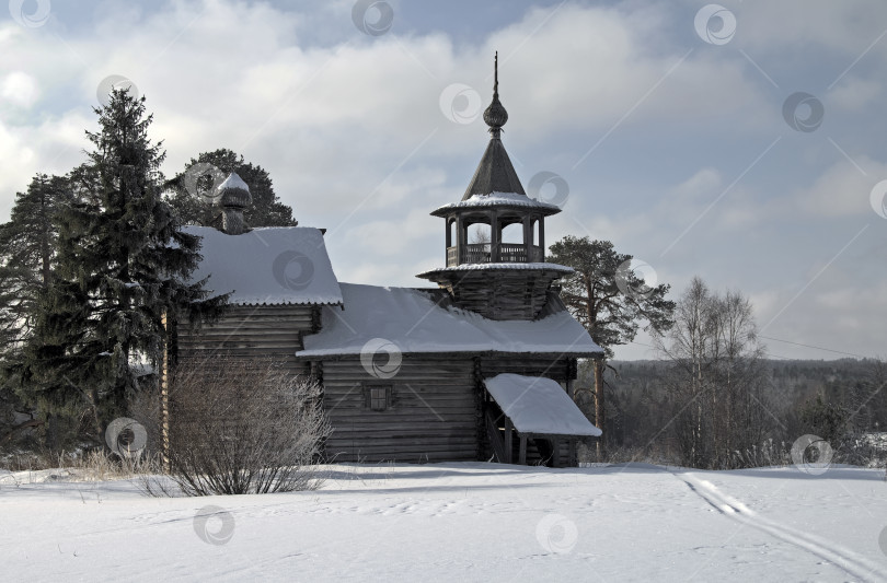 Скачать Деревянная церковь в Карелии. фотосток Ozero