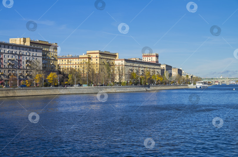 Скачать Набережная Москвы-реки. фотосток Ozero