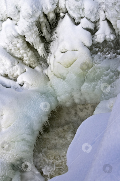 Скачать Фрагмент замерзшего водопада. фотосток Ozero