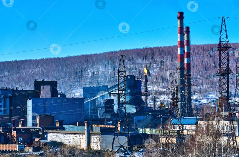 Скачать промышленный пейзаж - факел производства коксохимического завода фотосток Ozero