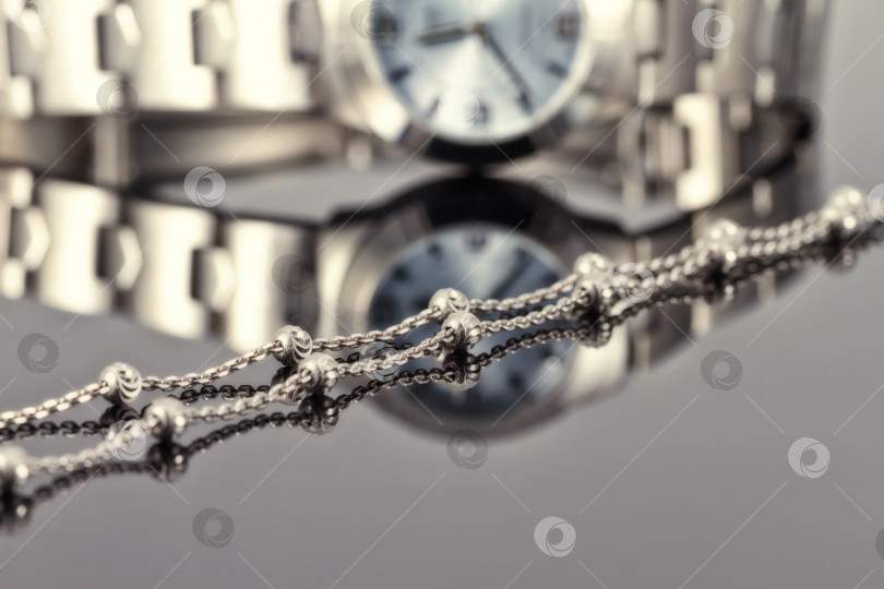Скачать Женские часы на серебряной цепочке из хромированной стали фотосток Ozero