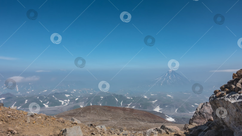 Скачать Вид с вершины горы на Камчатскую долину фотосток Ozero