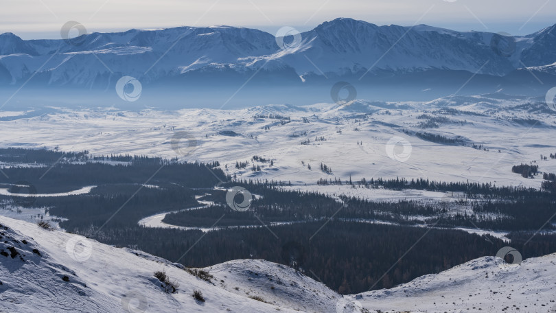 Скачать Вид с вершины холма на Алтайскую долину. фотосток Ozero