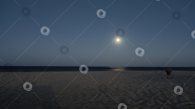 Скачать Тихая ночь на побережье Красного моря. фотосток Ozero