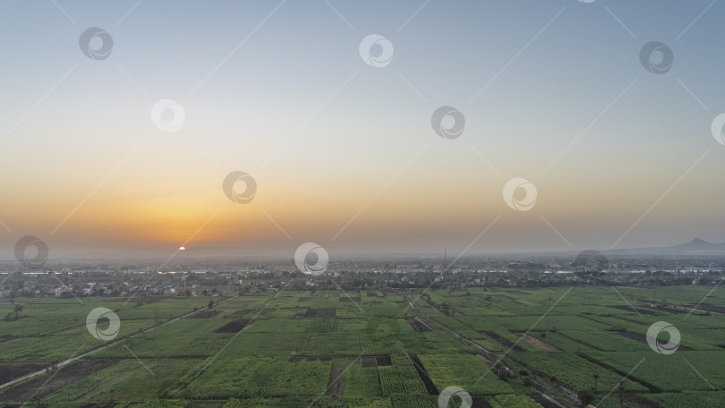 Скачать Рассвет над долиной Нила. фотосток Ozero