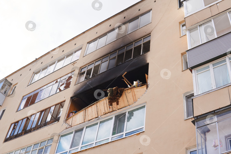 Скачать последствия пожара из-за взрыва газа в квартире бу фотосток Ozero