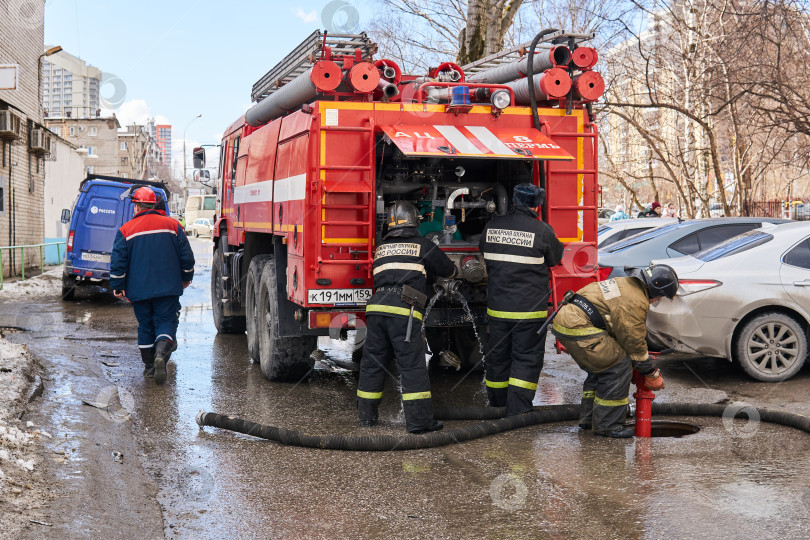 Скачать пожарные Министерства по чрезвычайным ситуациям Российской Федерации фотосток Ozero