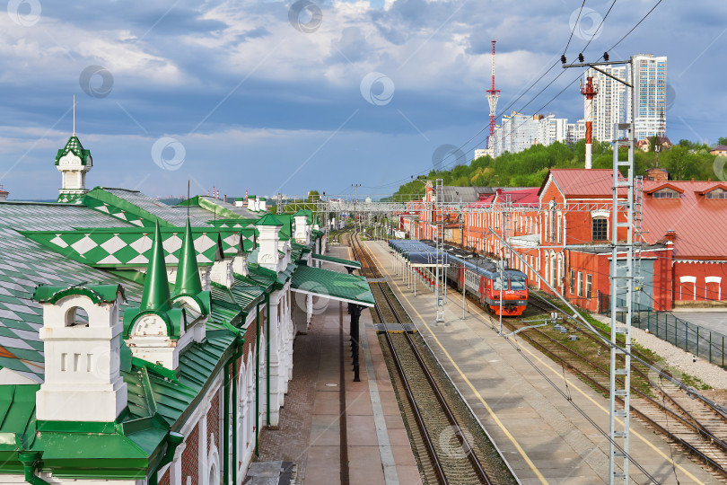 Скачать Вид на платформу старого вокзала и бывшую железнодорожную станцию фотосток Ozero