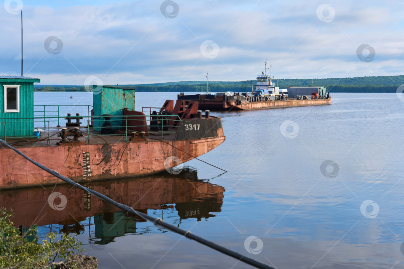 Скачать паромная переправа на реке Кама, Россия фотосток Ozero