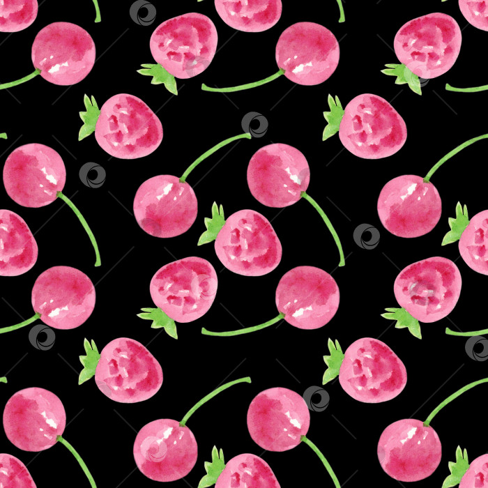 Скачать Бесшовный узор с ягодами клубники и вишни на черном фоне. Нарисован вручную акварелью. фотосток Ozero
