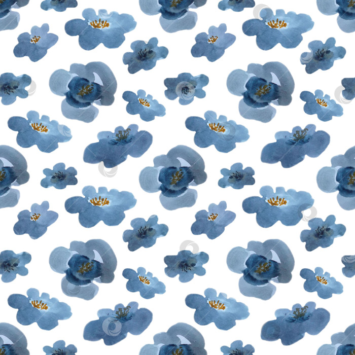 Скачать Бесшовный цветочный узор с цветами на белом фоне. Серые и голубые цветы нарисованы акварелью вручную. Можно использовать для ткани, обоев, упаковки, обложки, открыток, фотообоев. фотосток Ozero