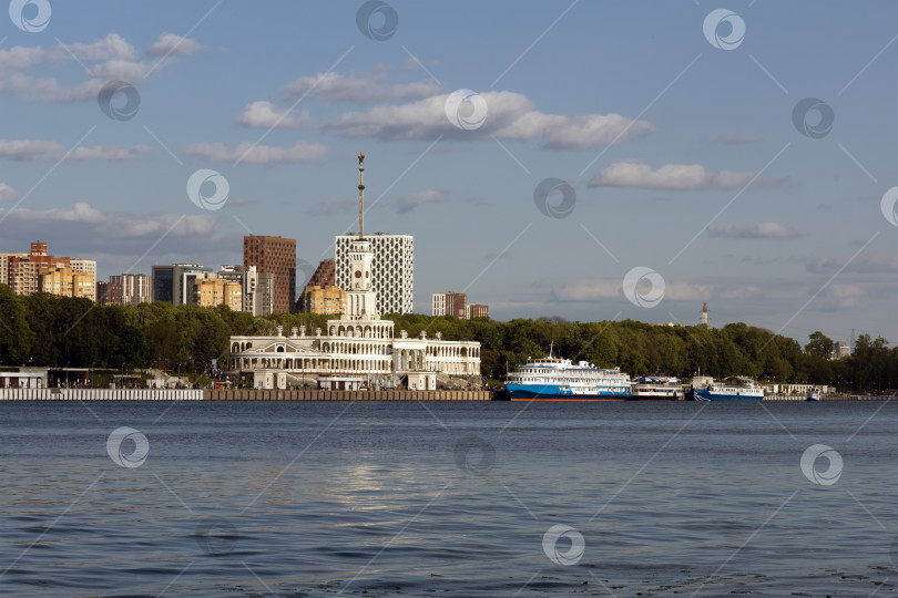 Скачать Северный речной вокзал. Москва фотосток Ozero