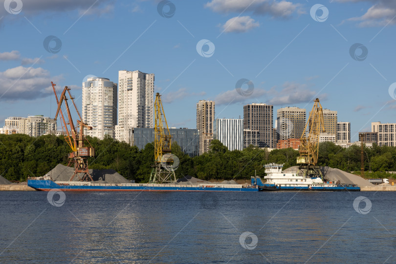 Скачать Баржа.  Химкинское водохранилище. фотосток Ozero