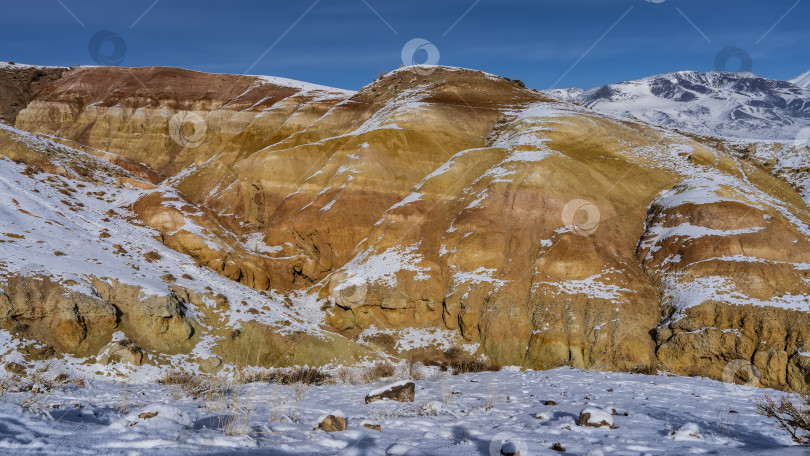 Скачать Алтайский Марс, Кызыл-Чин. Яркие красно-оранжевые склоны холмов фотосток Ozero