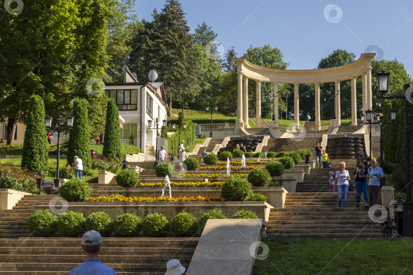 Скачать Каскадная лестница в Кисловодске летом фотосток Ozero
