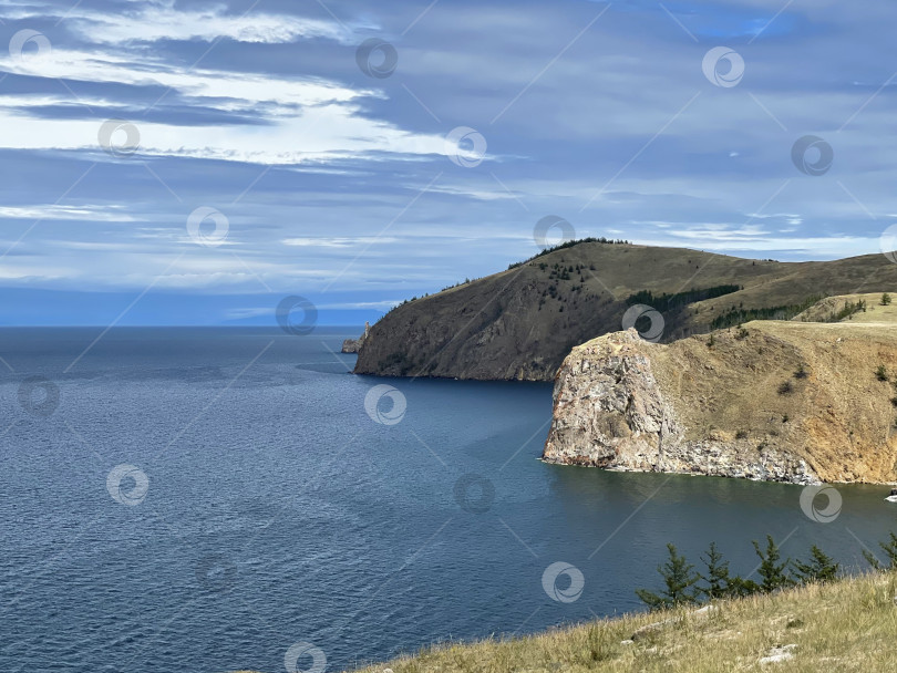 Скачать Прекрасный вид на озеро Байкал, Россия фотосток Ozero